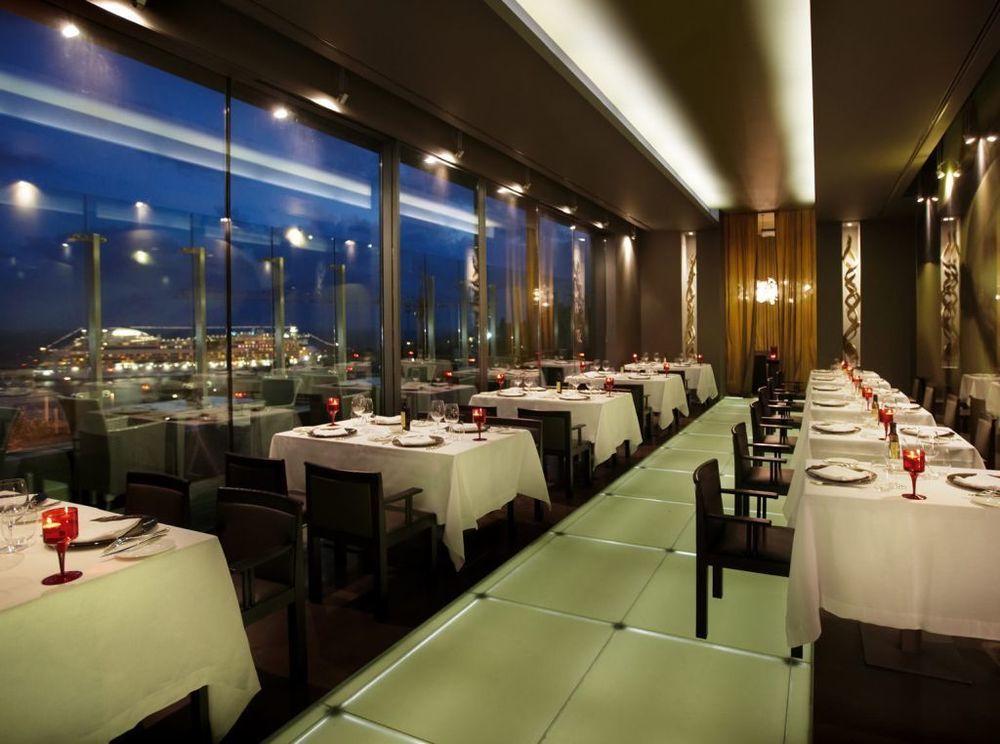 The Vine Hotel Funchal  Exterior photo Restaurant Sky